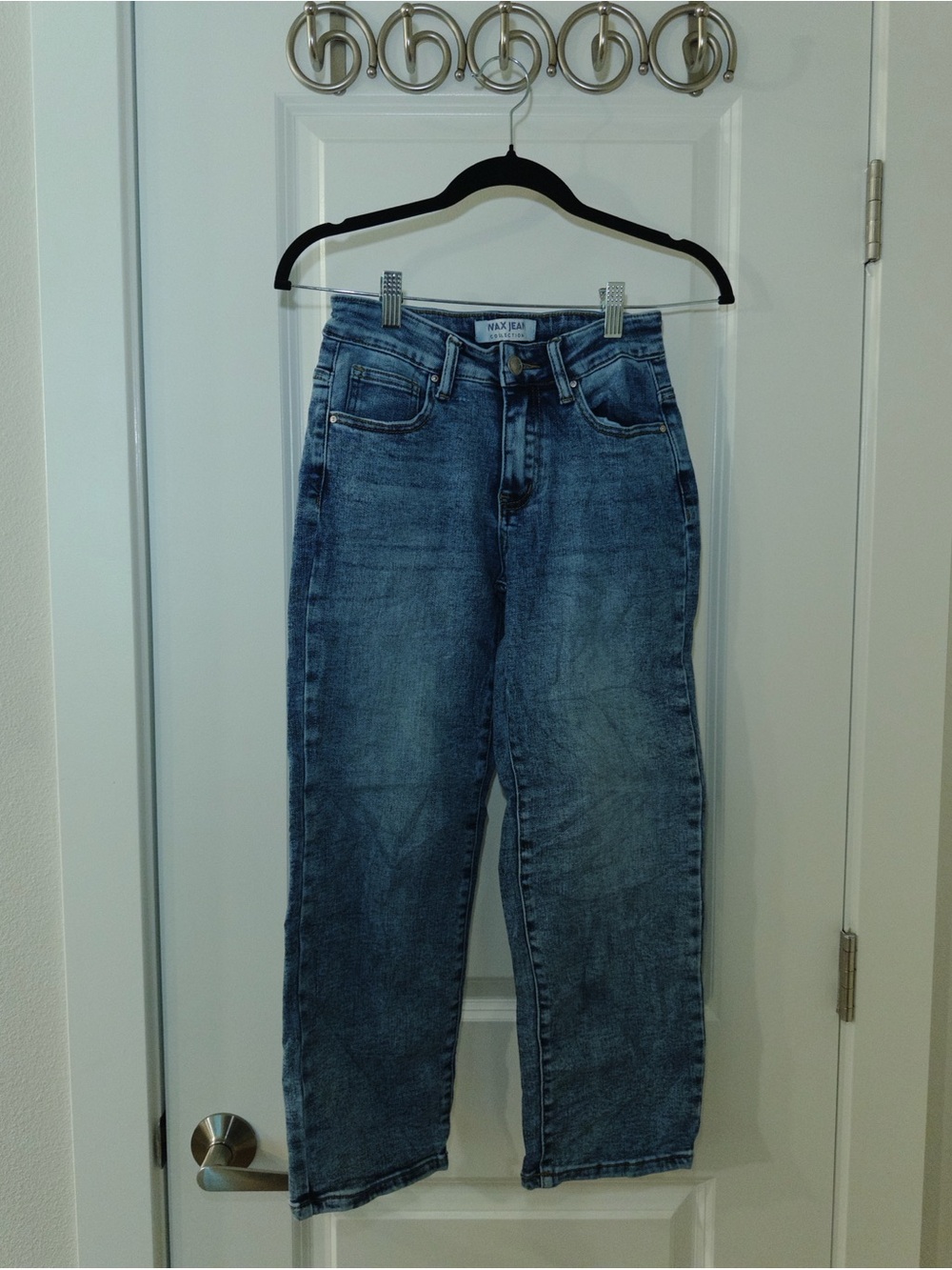 Vintage-Inspired High Rise Jeans in Medium Blue Wash